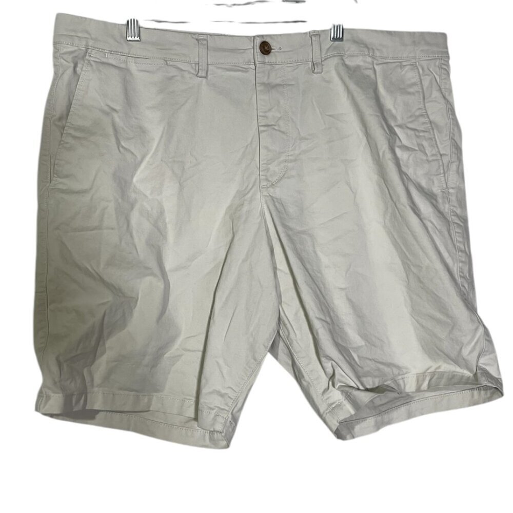GAP Essential Khaki 10 inch shorts White Size 40 Preppy Nautical Chino Summer